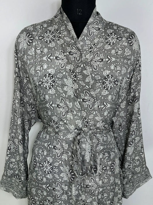Recycle Silk Sari Women Kimono | Boho Chic Robe House | Beach Cover Up Vintage Bridesmaid Lounge Dressing Gown l Resort Wear Gypsy Nightwear