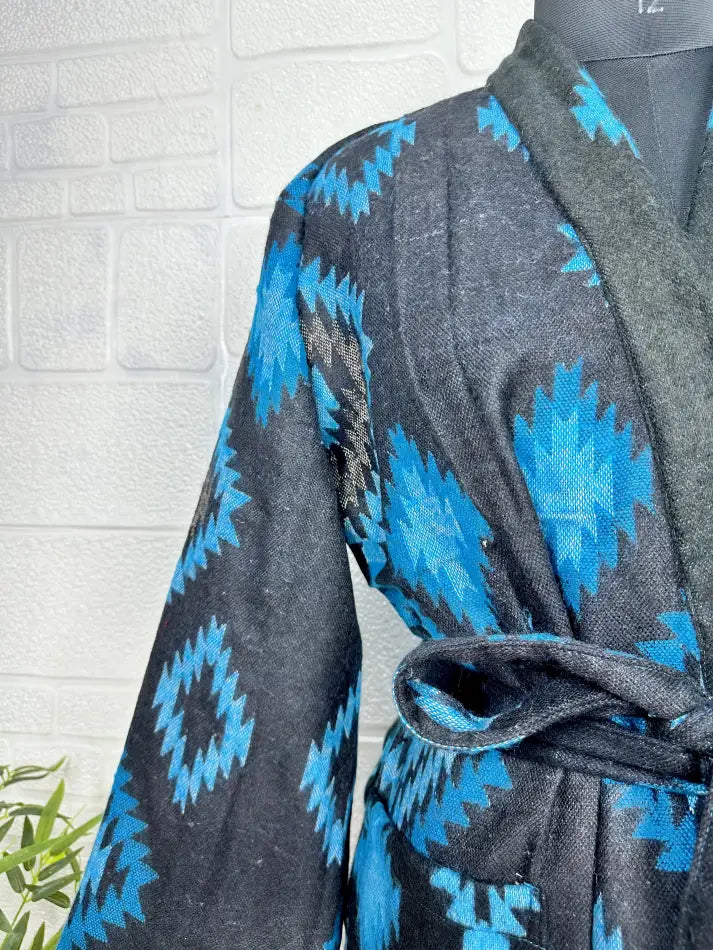 Unisex-Kimono/Robe aus Yakwollmischung mit geometrischen Rauten | Luxuriöser urbaner Blumendruck in Beige, Rot und Blaugrün | Warmes Hygge-Weihnachtsgeschenk für Sie und Ihn