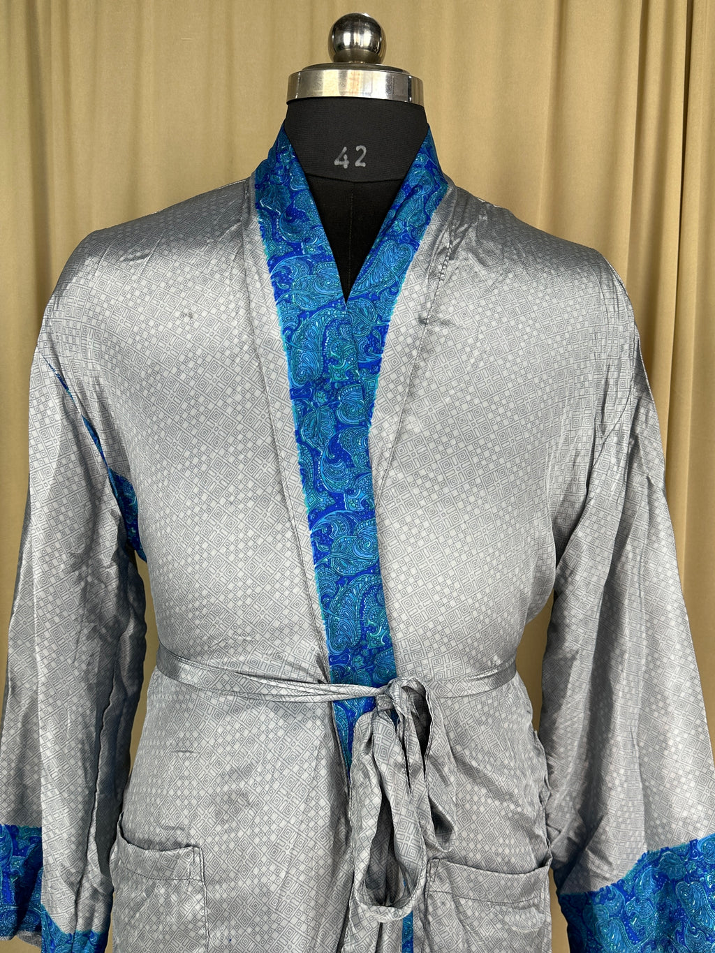 Men's Silky Kimono Robe in gray geometric