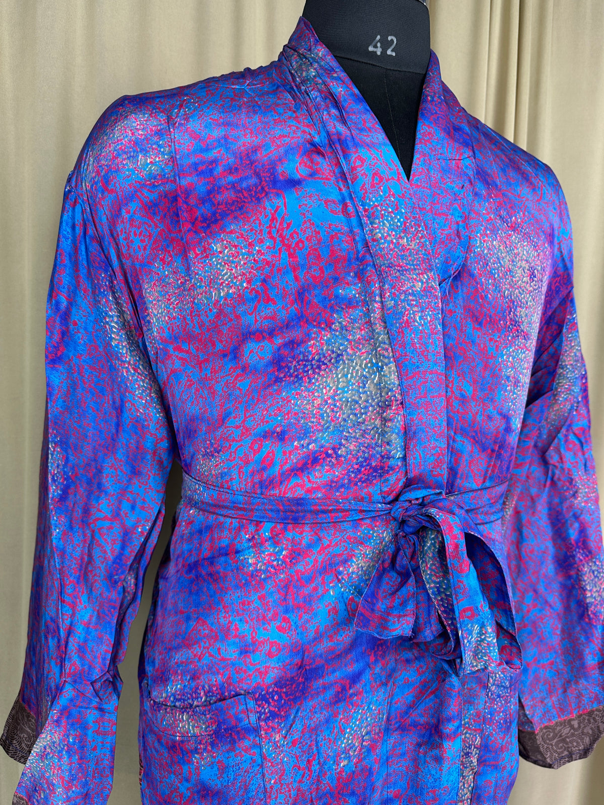 Silky Soft Menâ€™s Kimono Robe, Masculine Elegant Classic Sustainable Vintage House Robe gift, Timeless Comfy Lounge Beach Wear Blue Geometric