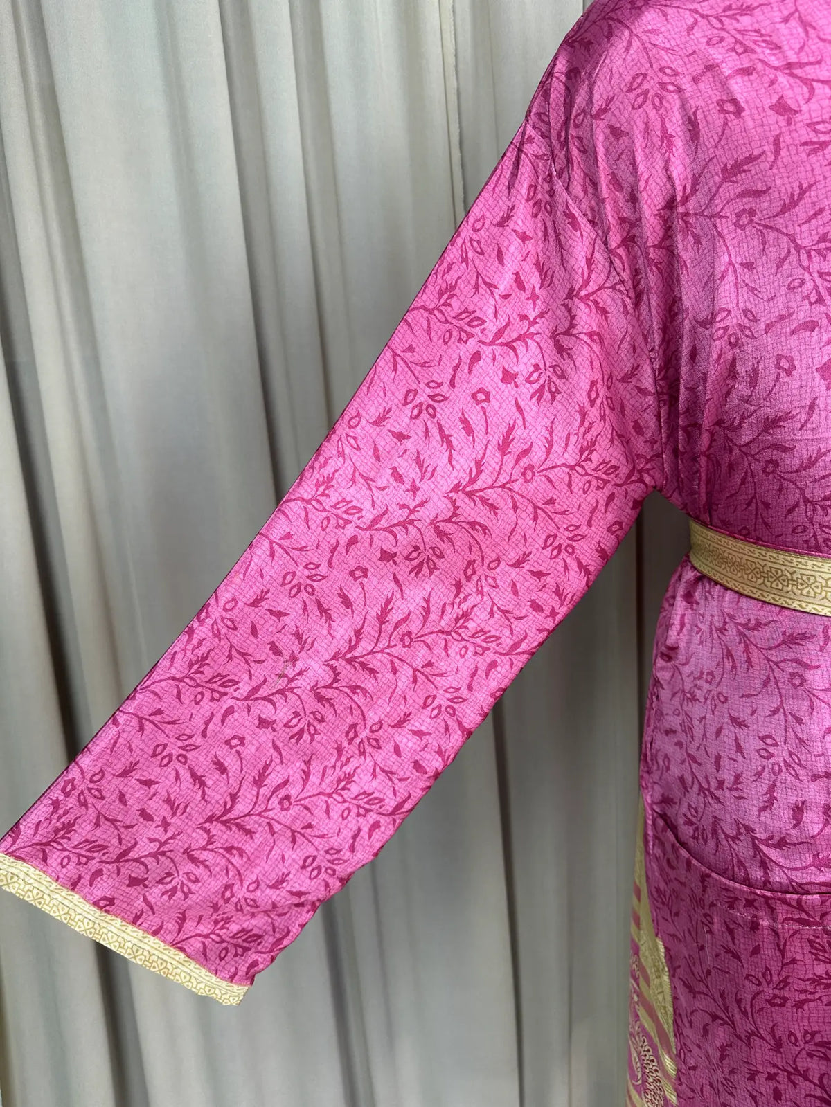 Silky Soft Menâ€™s Kimono Robe | Masculine Elegant Classic Sustainable Vintage House Robe gift, Timeless Comfy Lounge Beach Wear Pink Floral
