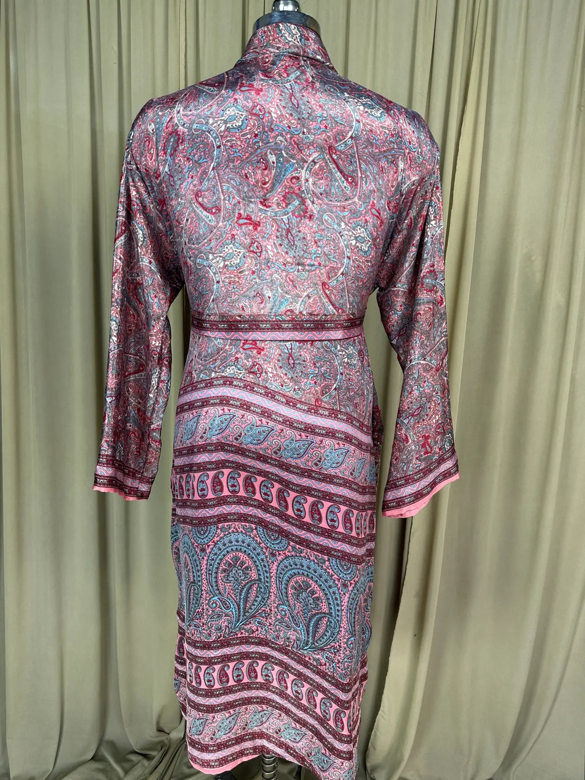Silky Soft Menâ€™s Kimono Robe | Masculine Elegant Classic Sustainable Vintage House Robe gift, Timeless Comfy Lounge Beach Wear Pink Paisley