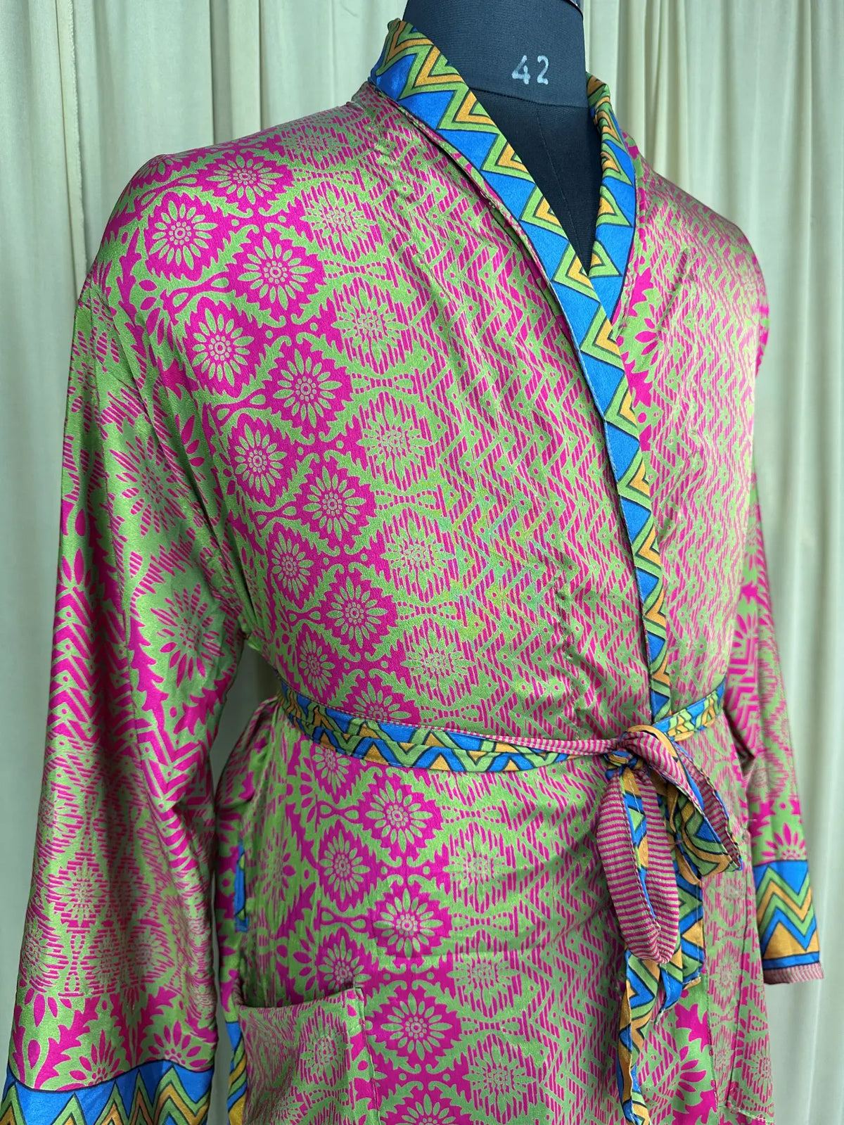 Silky Soft Menâ€™s Kimono Robe, Masculine Elegant Classic Sustainable Vintage House Robe gift, Timeless Comfy Lounge Beach Wear Pink Geometric