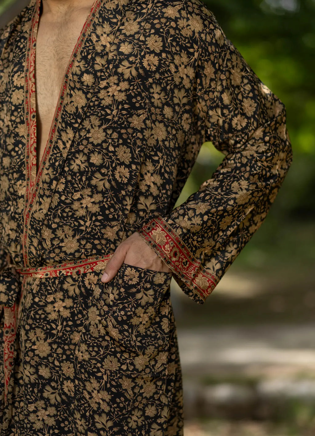 Robe de maison persane Boho en soie douce pour hommes, kimono luxueux, fleurs en or noir | Best-seller