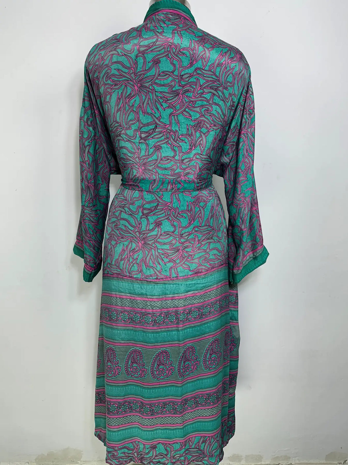 Recycle Silk Sari Women Kimono | Boho Chic Robe House | Beach Cover Up Vintage Bridesmaid Lounge Dressing Gown l Resort Wear Gypsy Nightwear