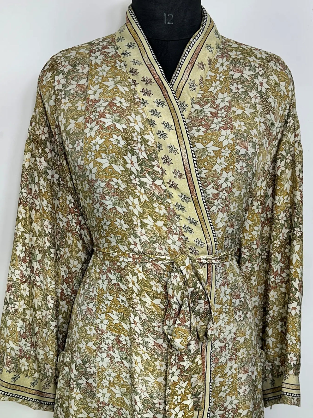 Recycle Silk Sari Women Kimono | Boho Chic Robe House | Beach Cover Up Vintage Bridesmaid Lounge Dressing Gown l Resort Wear Gypsy Nightwear