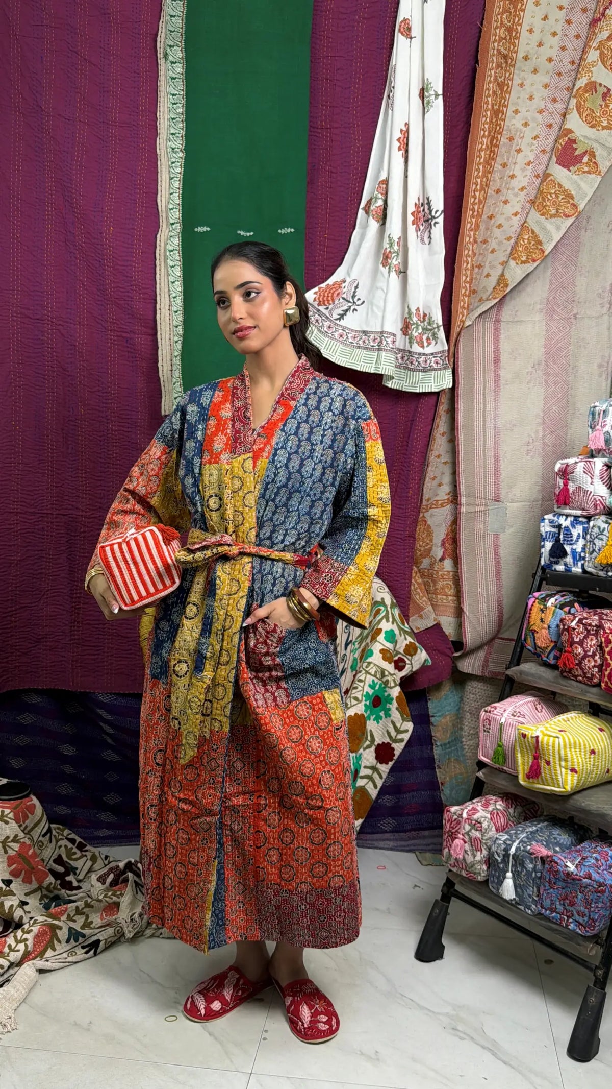 Kantha Stitch 100% Coton Réversible Long Kimono Veste Femme | Robe de point faite à la main | Cadeau unisexe | Impression Ajrakh Rouge Orange Jaune