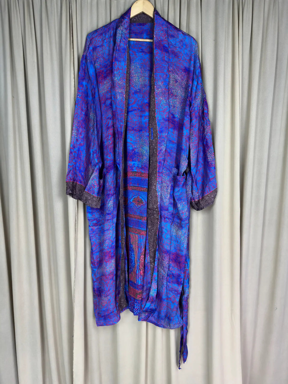 Silky Soft Menâ€™s Kimono Robe, Masculine Elegant Classic Sustainable Vintage House Robe gift, Timeless Comfy Lounge Beach Wear Blue Geometric