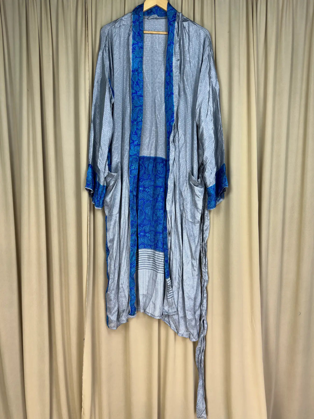 Silky Soft Menâ€™s Kimono Robe, Masculine Elegant Classic Sustainable Vintage House Robe gift, Timeless Comfy Lounge Beach Wear Gray Geometric